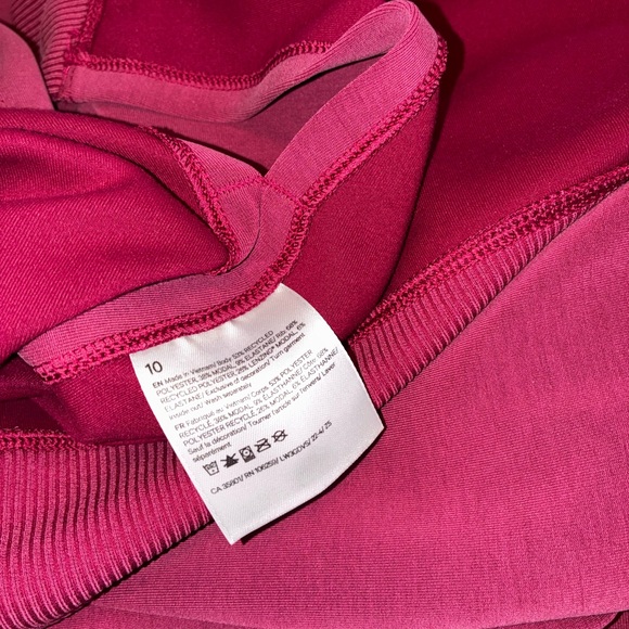 Lululemon Softstreme Turtle Neck - Picture 7 of 7